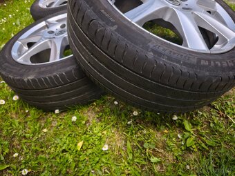 Alu kola originál VW R17 5x112, pneu 225/45 R17 Michelin - 2