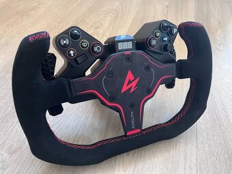 Fanatec CSL elite s pedály a novým addonem - 2