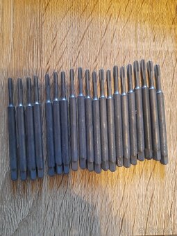 Tvrdokovový závitník M3 a M10 - 2