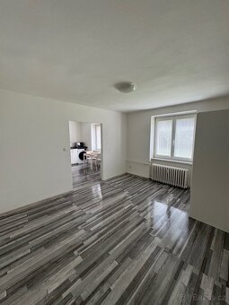 Dlouhodobý pronájem bytu 1+1, 29m², Ostrava-Zábřeh - 2