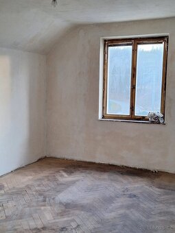Prodám podkrovní byt 1+kk, 48m² k rekonstrukci - 2