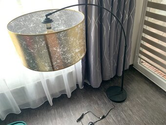 Moderní zahnutá lampa - 2