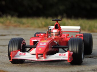 Ferrari F1 F2002 Schumacher 1:18 HotWheels - 2