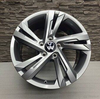 17" Originál VW Valencia 5x112 Golf 8 R-line - 2