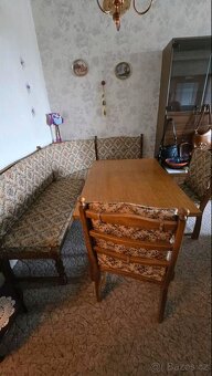 Lavice rohová, rozkládací jídelní stůl a 2 židle - 2