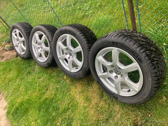 ALU kola originál VW s pneu 195/55 R 15 zimní - 2