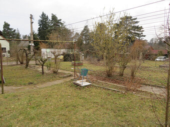 Rodinný dům se zahradou a garáží - 2