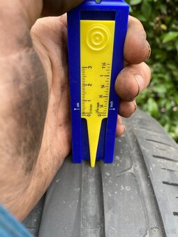 225/55 R17 97V Giti 4x4mm dot1922 letní - 2