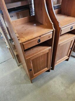 Knihovna - skříňka IKEA LEKSVIK - 2