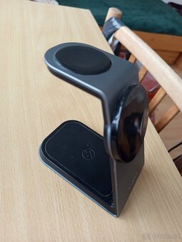 Bezdrátová nabíječka FIXED – iPhone / Apple Watch / AirPods - 2