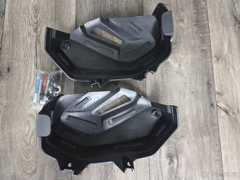 Kryt hlav válců BMW R 1250 - 2
