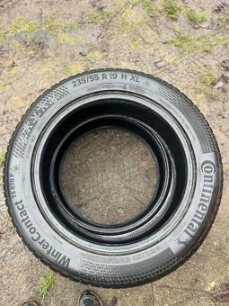 Prodam 2 ks zimnich pneu Continental 235/55r19 - 2