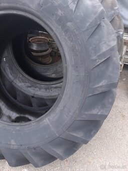Prodám nové pneu 18,4-30-12pr Mitas. - 2