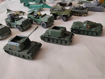 Hračky vojenská technika - 2
