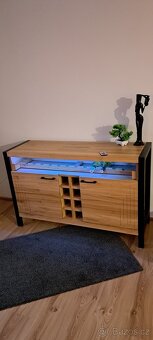 Dubova komoda vinarna - 2