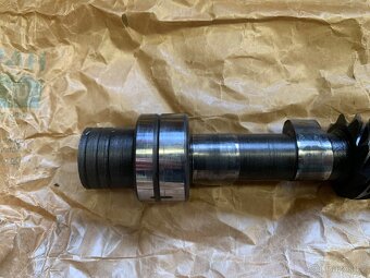 Ostrá váčková hřídel MG MGB - 2