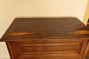 Starožitná skříňka - 2