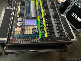 Avolites pearl 2004/2008 - 2