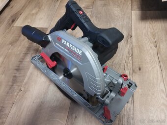 Elektrická okružní pila peformance 1800W v kufru - 2