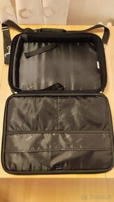 Parádní pouzdro na notebook 18,4 ” používané - 2