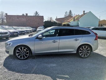 VOLVO V60 2.0 T5 Drive-E 180kW MOMENTUM automat - ČR - 2