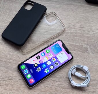 Apple iPhone 11 64gb White- zánovní Top stav, 2x kryt. - 2