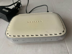 Switch Netgear 5 Port GS05 v3 - 2