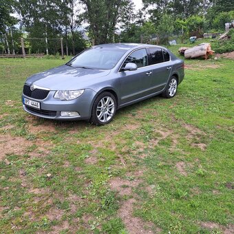 Skoda superb 2.0tdi 125kw dsg - 2