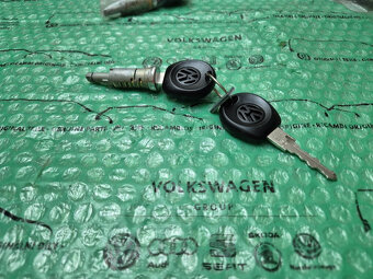 zámek víka kufru VW Golf III , Polo Classic 1H6827573C - 2