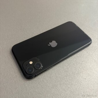 iPhone 11 64GB černý, 12 měsíců záruka - 2
