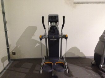 Precor AMT 100- adaptivní eliptický trenažer - 2