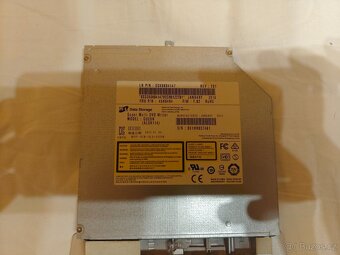 ZÁNOVNÍ NTB (9mm) mechanika CD/DVD SATA Hitachi LG GUE0N - 2