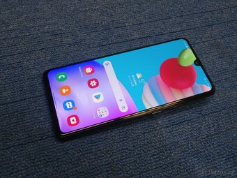 Malý Samsung Galaxy A41 4/64GB 6,1" AMOLED 48MP - 2