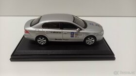 Škoda Superb II, IIHF 2008 Canada MS limitka, 1/43 Abrex - 2