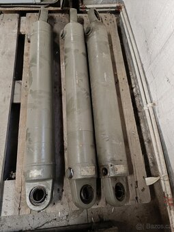 Pístnice hydraulická - 2