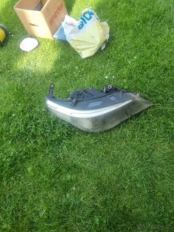 Koupím obě přední světla na BMW E60 / 61 - 2