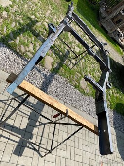 Hilux Rám polka rámu - 2