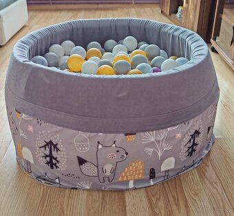 Dětský suchý bazén s míčky - 2