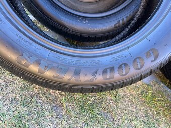 215/60R17 - 2