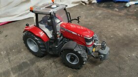 Model traktoru Massey ferguson 6613 1:32 - 2