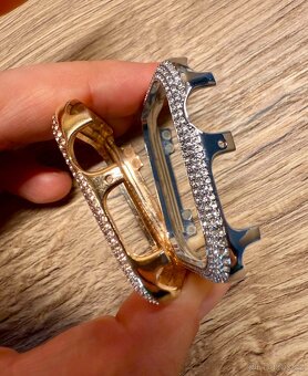 Rámeček s kamínky Swarovski na Apple Watch 40mm - 2