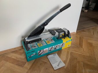 Wolfcraft řezačka vinylu a laminátu VLC 800 - 2