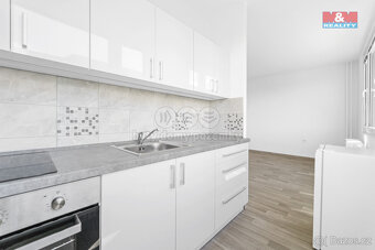 Pronájem bytu 1+kk, 28 m², Pardubice, ul. Sluneční - 2