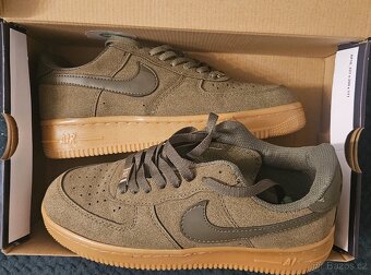 NIKE AIR FORCE - 2