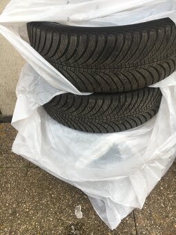 Goodyear 205/55 R17 - 2