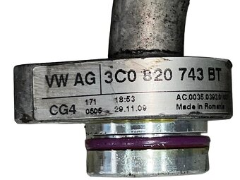 Trubka klimatizace 3C0820743BT VW Passat B6 r.v. 2010 - 2