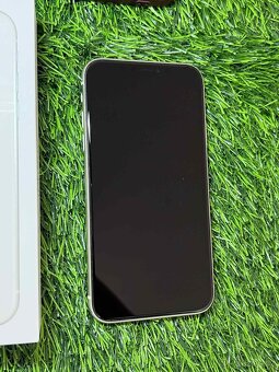 iPhone 11 64gb - hezký stav - 2