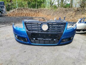 Přední nárazník VW Passat B6 3C modrá folie - 2