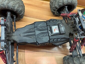 RC auto 1/10 Off-Road 4×4 - 2