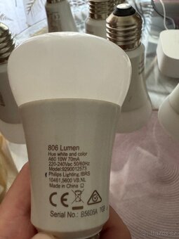 Philips Hue bridge + 7 Color 10W E27 - 2